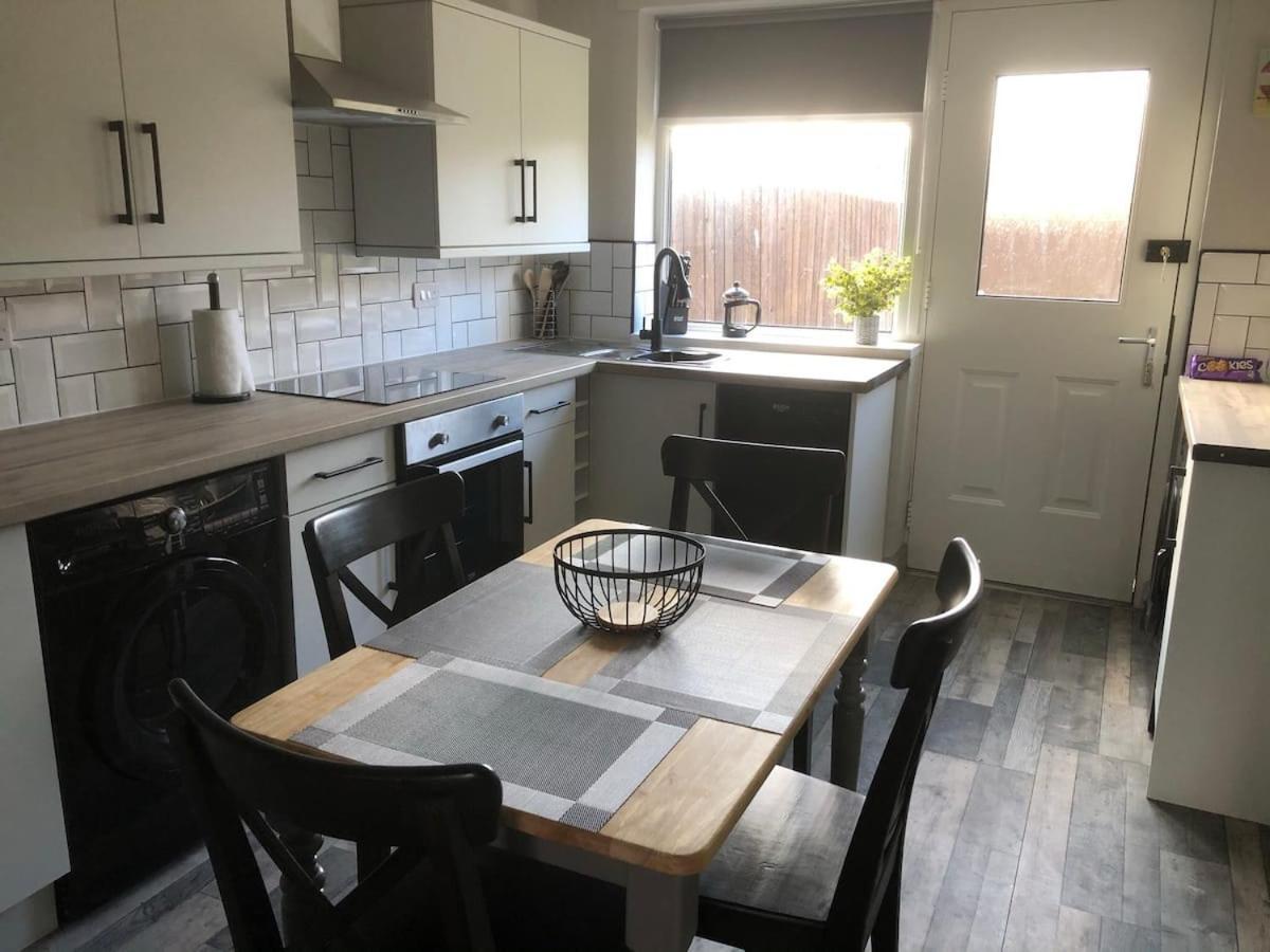 Rowan Place 5 Bedroom Off Street Parking Accommodation Дърам Екстериор снимка