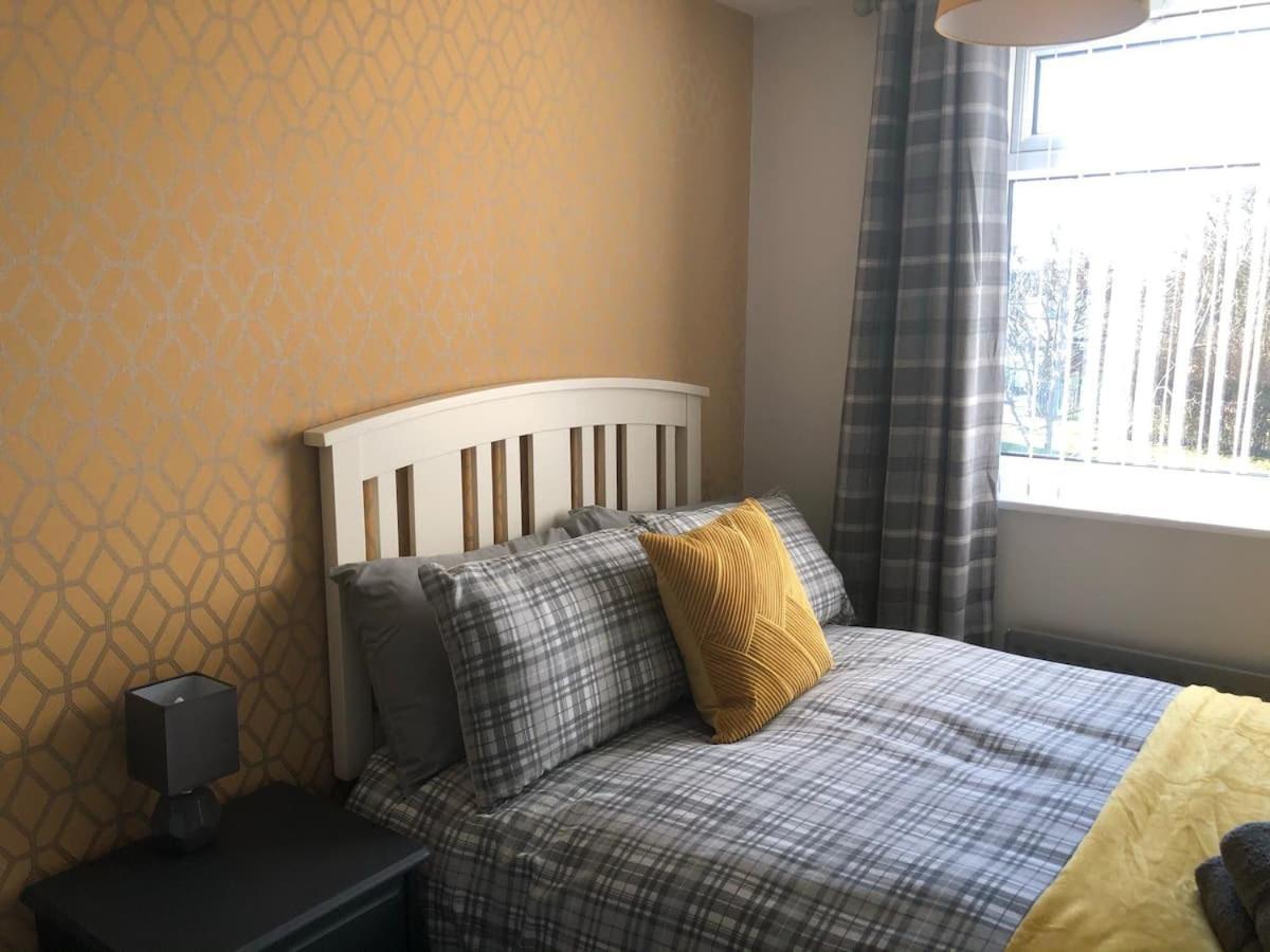 Rowan Place 5 Bedroom Off Street Parking Accommodation Дърам Екстериор снимка